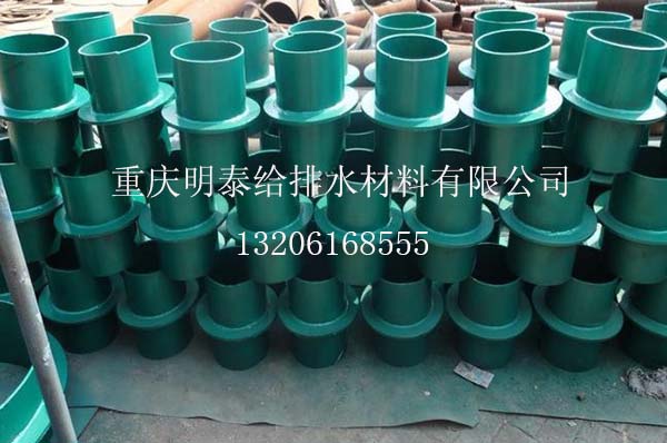 防水套管的使用過(guò)程中內(nèi)部與介質(zhì)接觸出現(xiàn)被腐蝕的情況 防水套管的使用過(guò)程中內(nèi)部與介質(zhì)接觸出現(xiàn)被腐蝕的情況