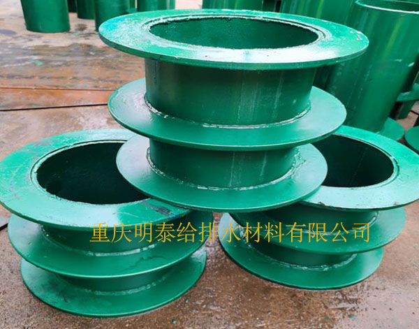 柔性防水套管的型號(hào)是根據(jù)使用的地方和要求來(lái)決定 柔性防水套管的型號(hào)是根據(jù)使用的地方和要求來(lái)決定